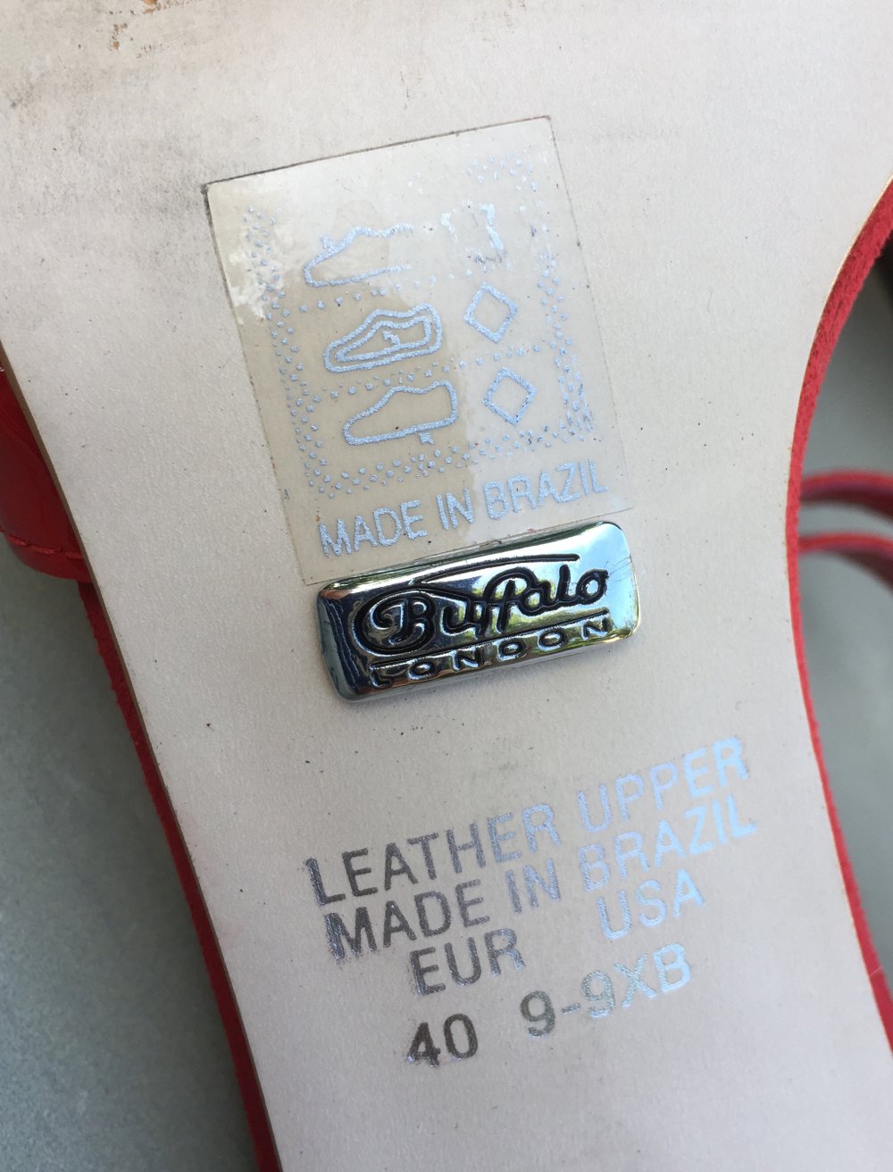 BUFFALO Lack RIEMCHEN SANDALETTE rot Gr. 40