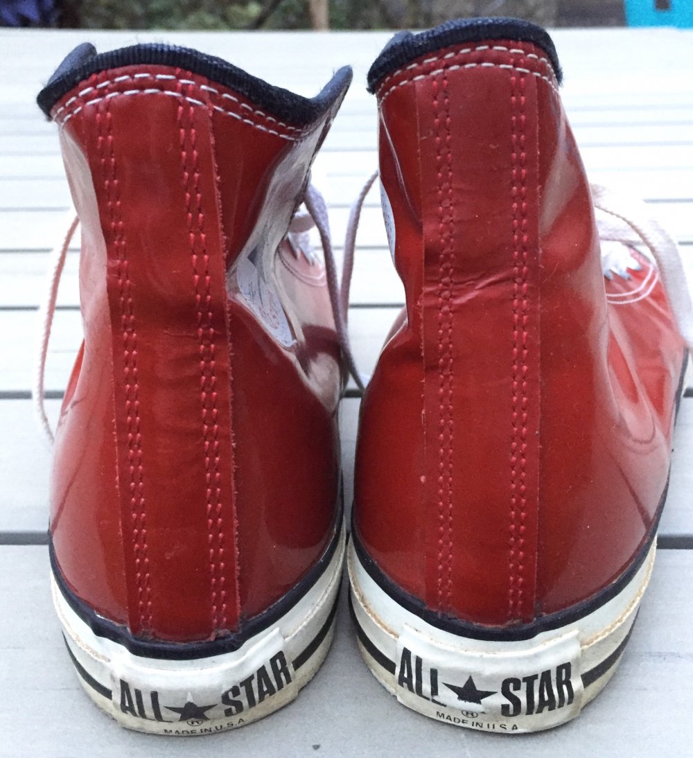 CONVERSE knallrote Lack CHUCKS Gr. 40