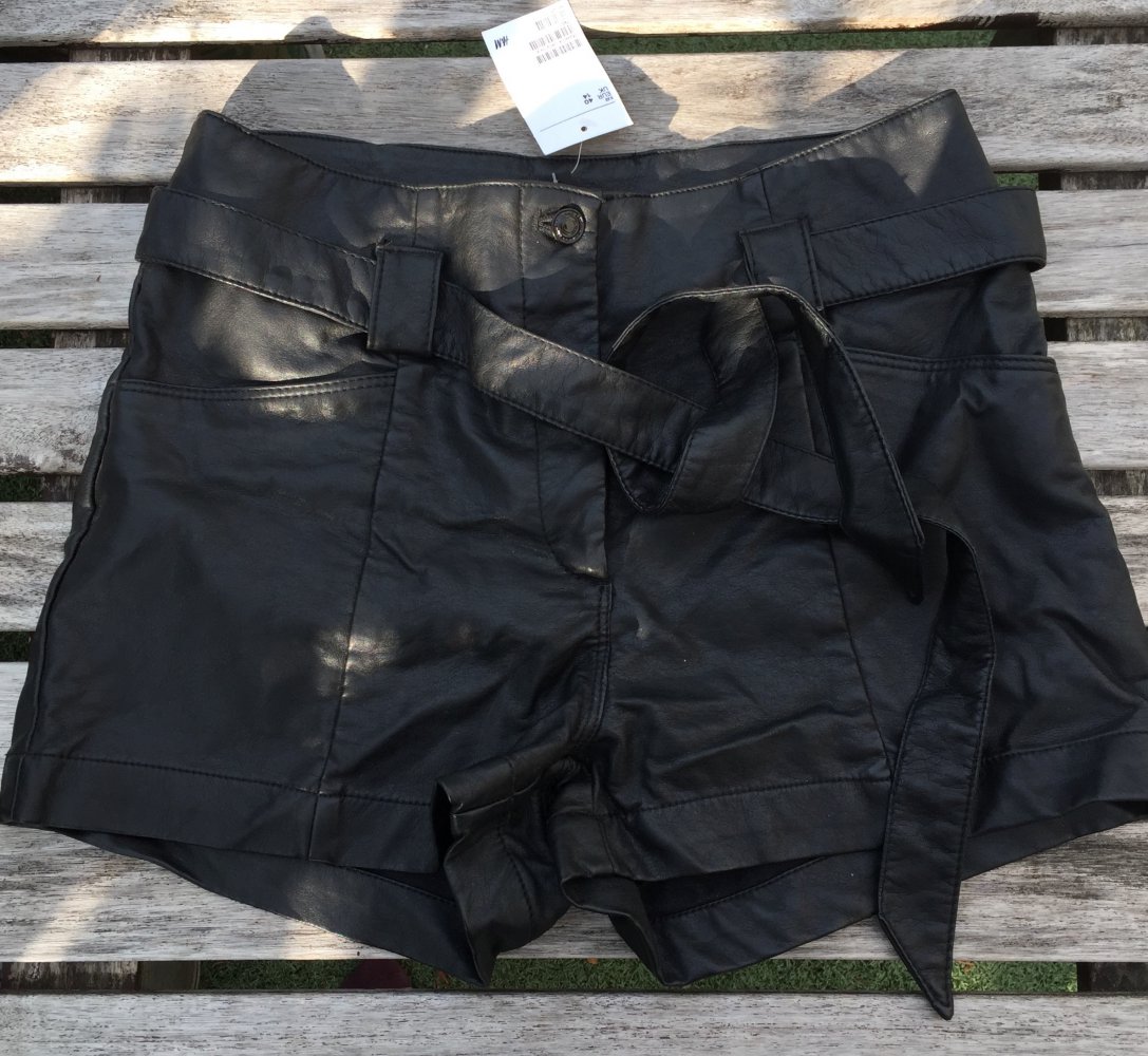 NEU: H&M Kunstleder HOTPANTS Shorts Gr. 40