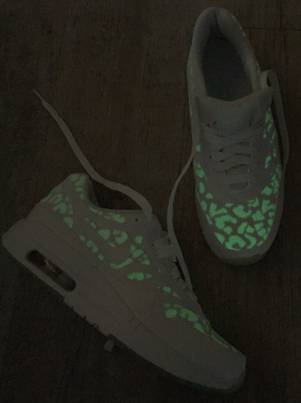 NEUw.: NIKE AIR MAX CMFT PRM TAPE glow Gr. 36 (UK 3)