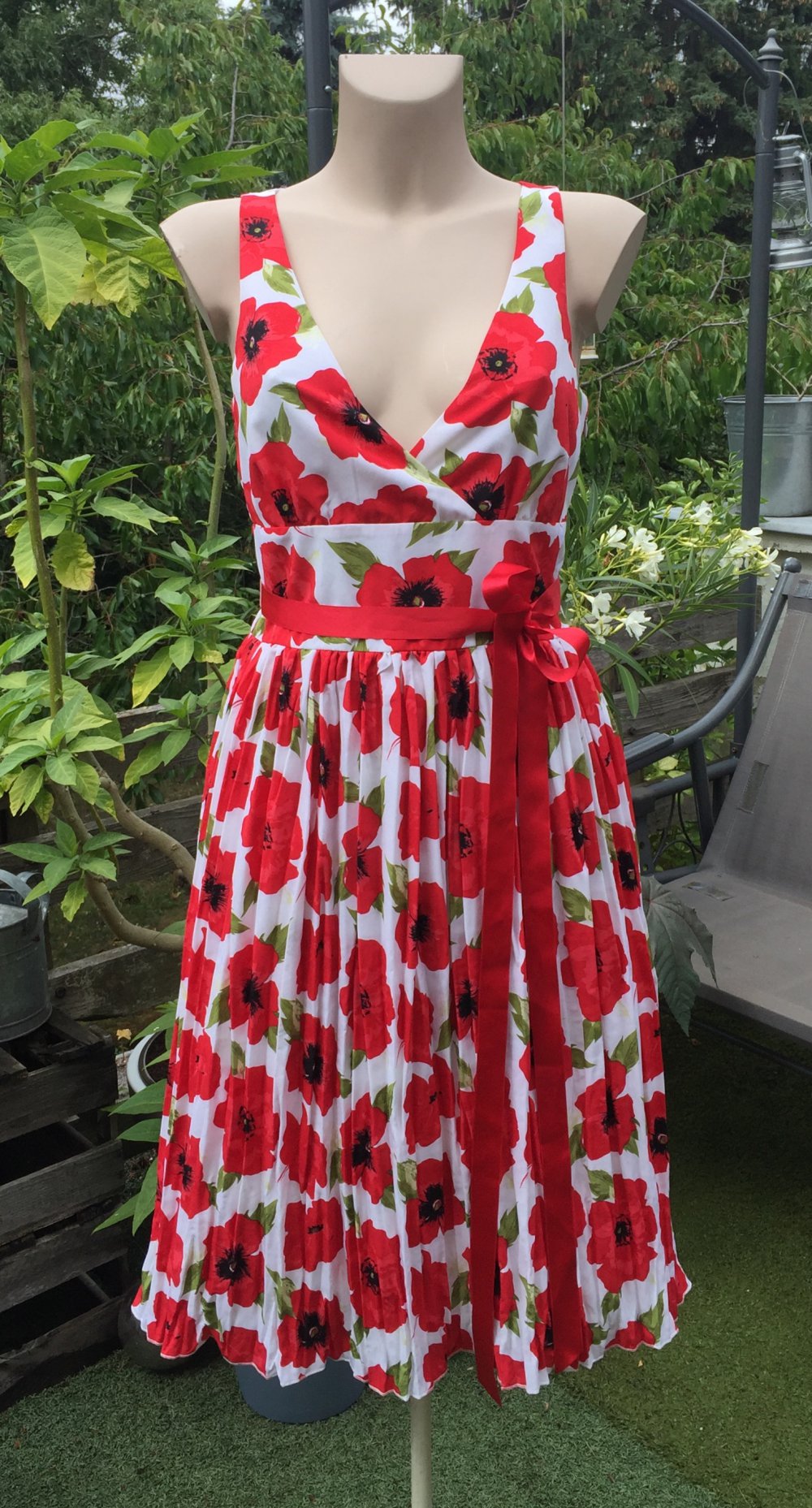 LAURA SCOTT Plissé KLEID mit MOHNBLUMEN Poppy Gr. 36