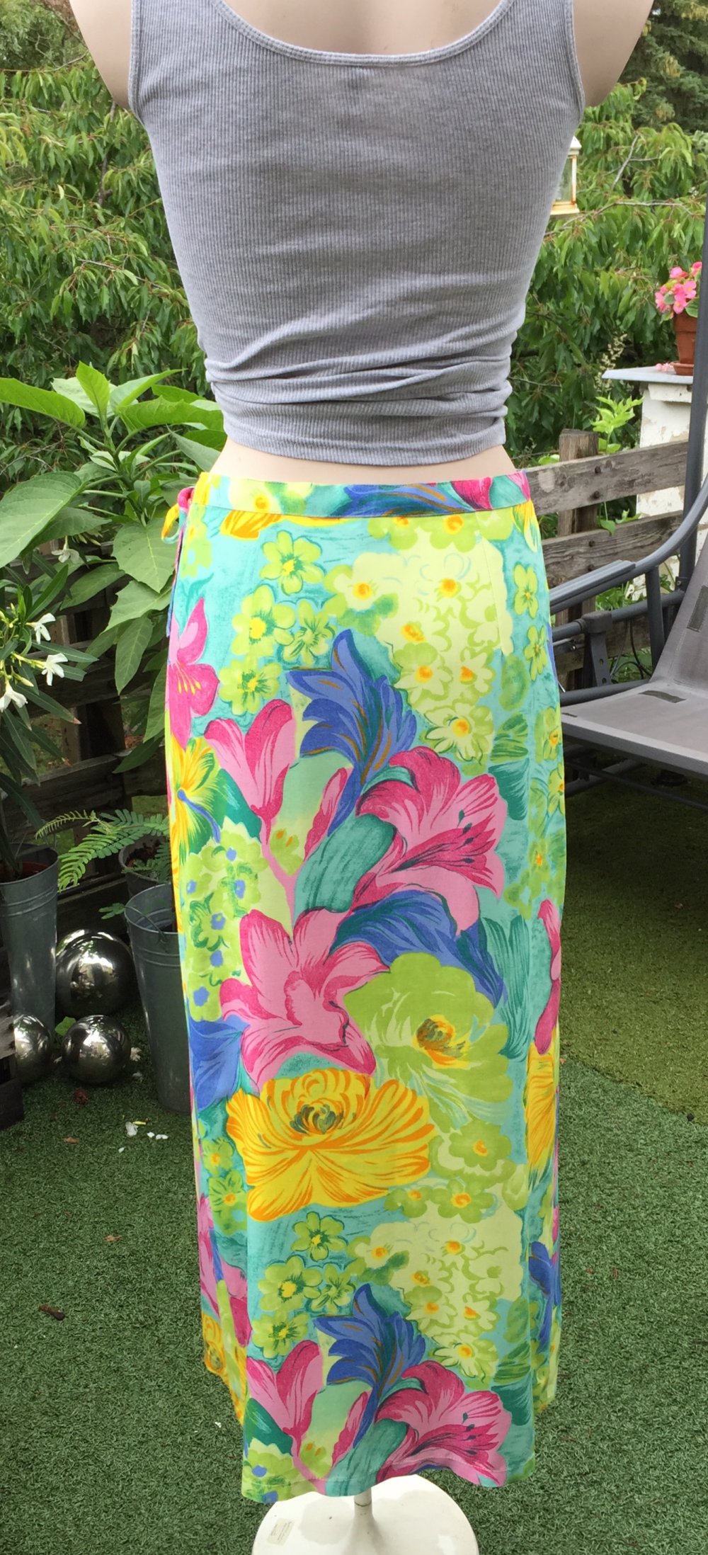 KRISTY langer WICKELROCK Blumen HAWAII Gr. M (S)