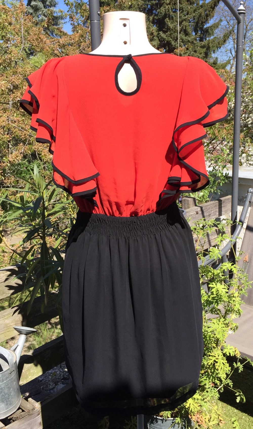 H&M KLEID mit Volants / Flügelärmel Gr. M