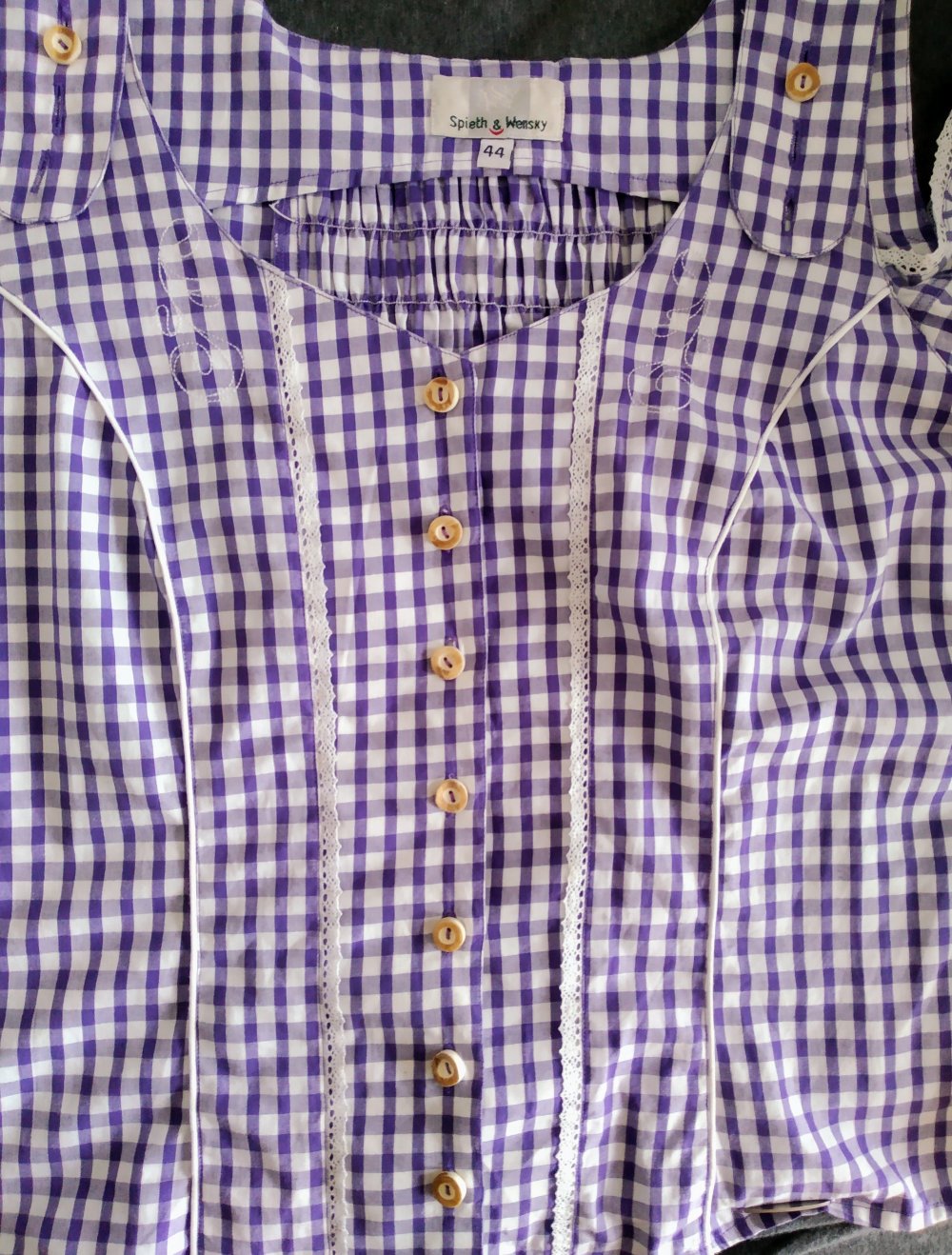 Trachtenbluse