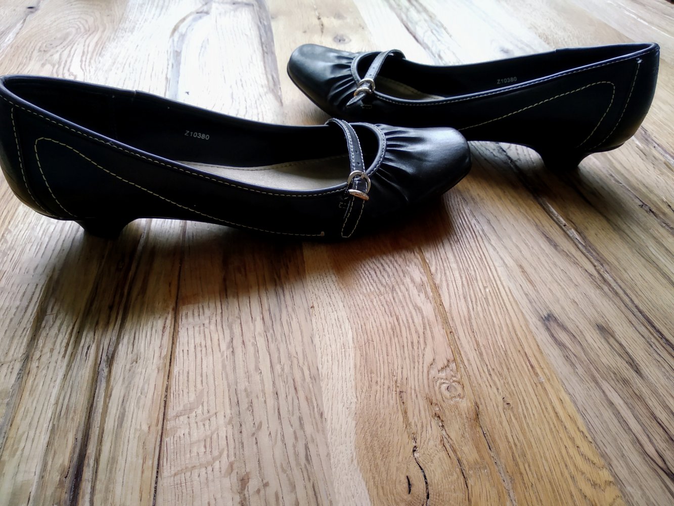 Ballerinas mit Miniabsatz