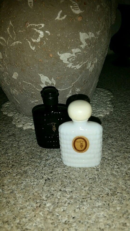 2 x Miniatur TRUSSARDI weiß und schwarz je 5ml nwt Parfum Damen oder Herren?