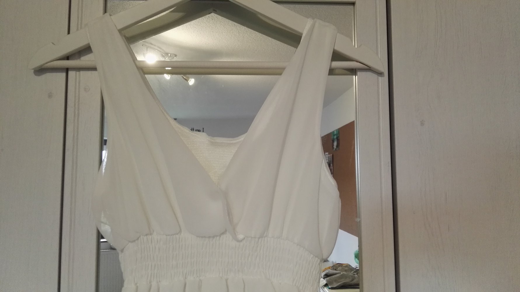 Weißes Sommerkleid