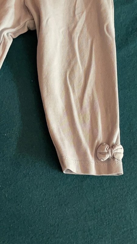 Hellblaue kurze Hose 