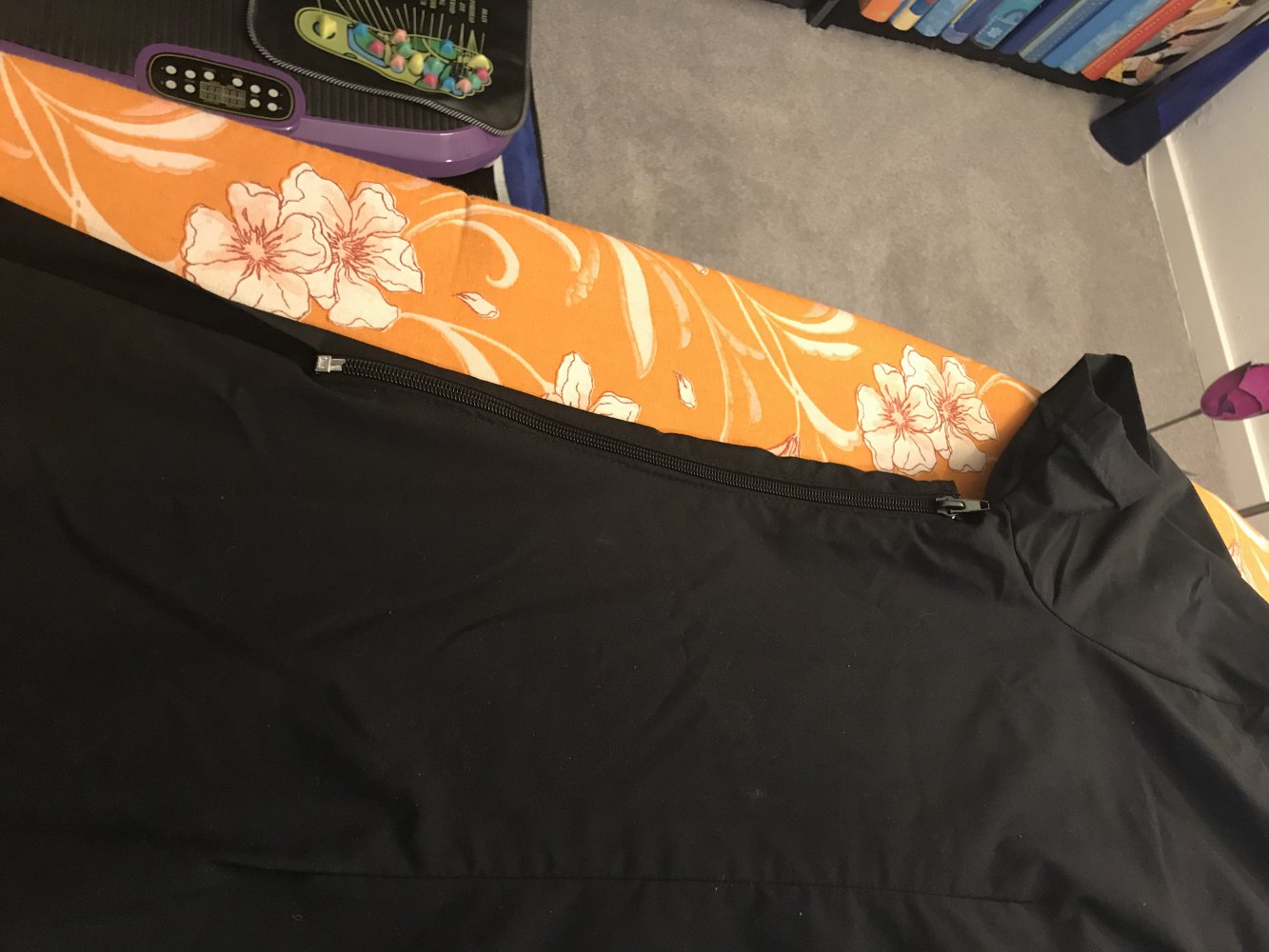 Kasack/Bluse/Oberteil schwarz Grösse XL asymetrischer Kragen 3er Knopfreihe 1 Seitentasche seitlicher Reissverschluss Seitenschlitze Langarm - neu und ungetragen
