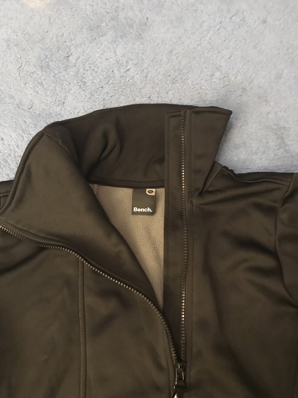 Bench Jacke - schwarz - Grösse XL (fällt viel kleiner aus - eher M)