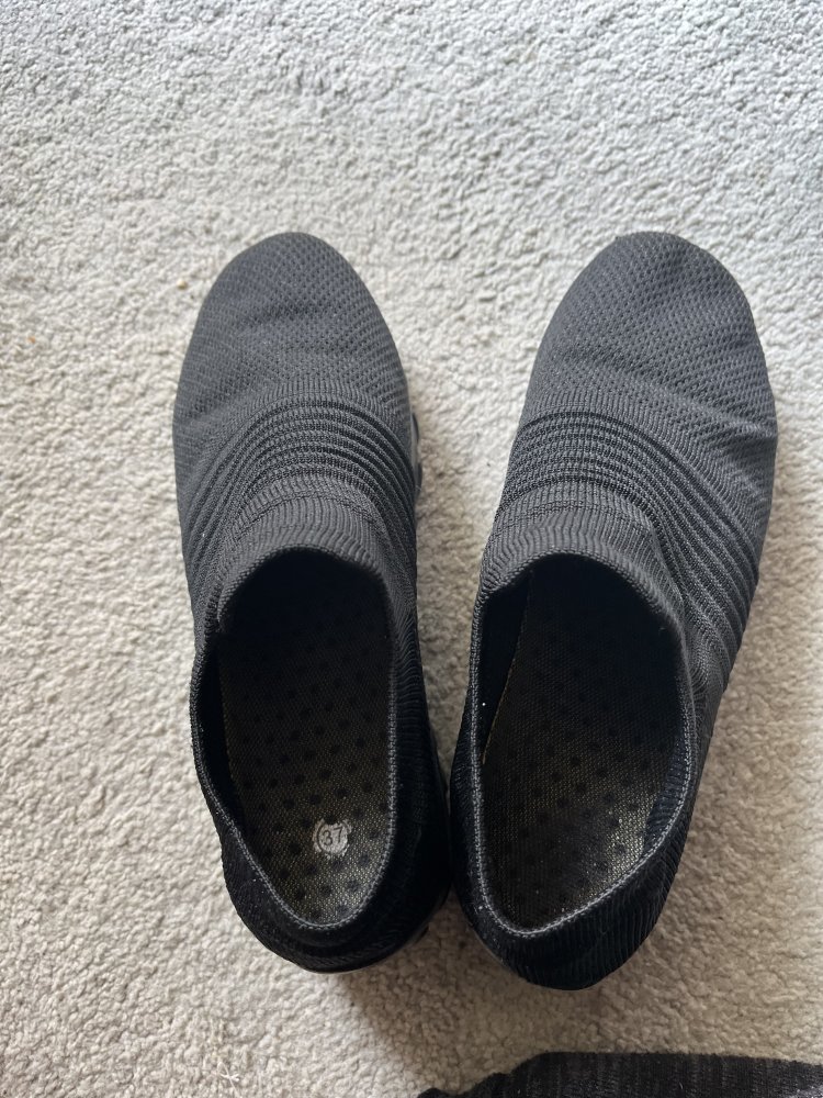 Schlupf Schuhe/Sneaker schwarz, Größe 37, nur 1,2 x getragen