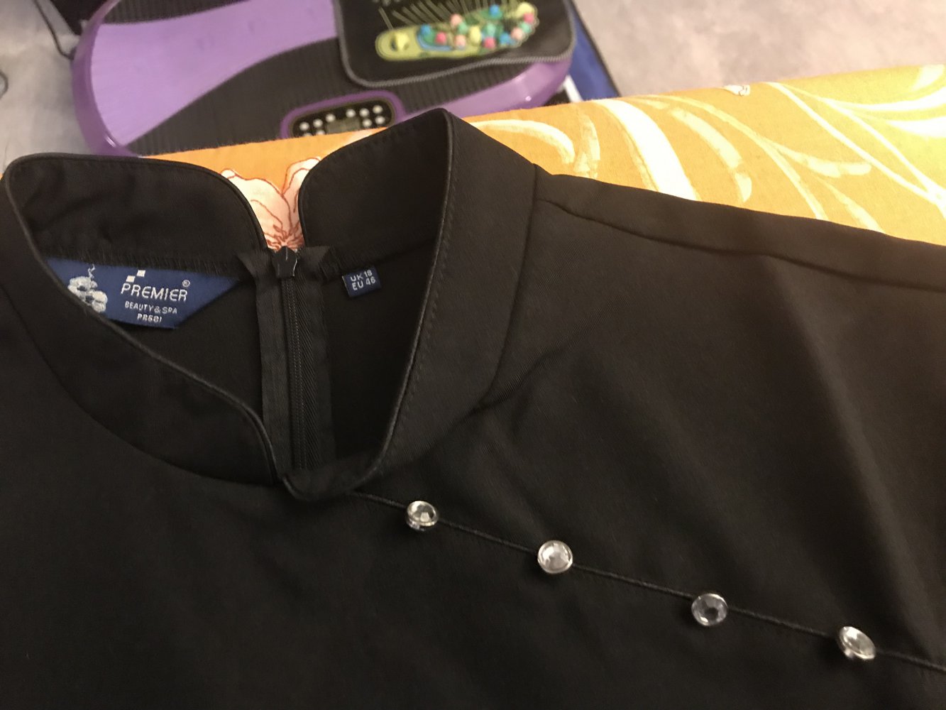 Schlupf-Tunika/Schlupf-Bluse/Schlupf-Jacke mit Stehkragen schwarz – Grösse 44/46  – neu und ungetragen 