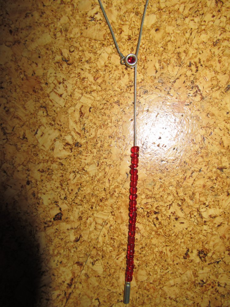 Rot-silberne Kette