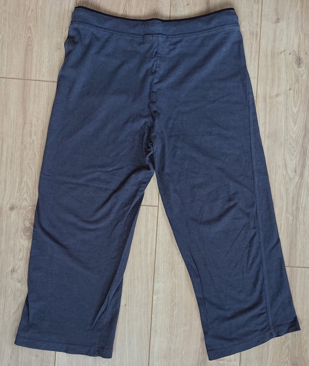 Dreiviertel Yoga Hose grau