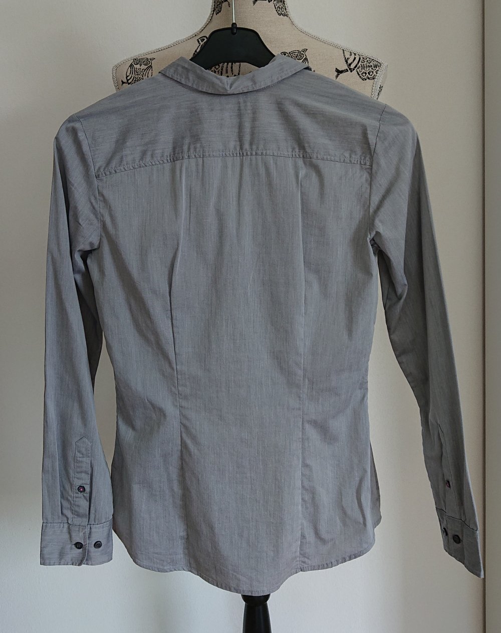 graue Bluse / Hemd