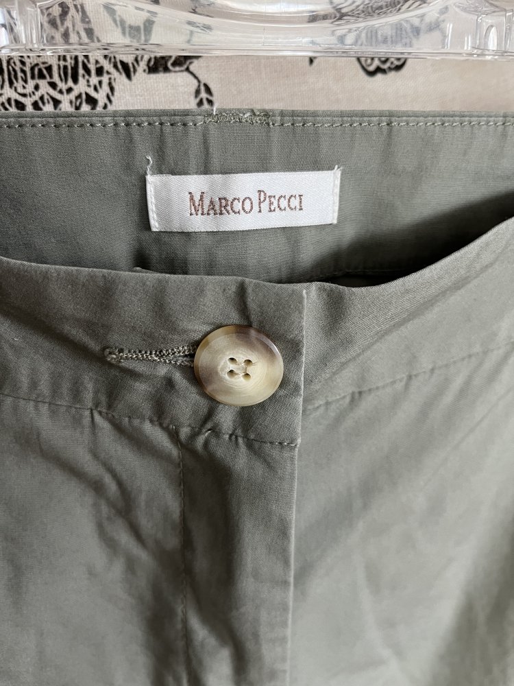Olivgrüne 3/4 Caprihose