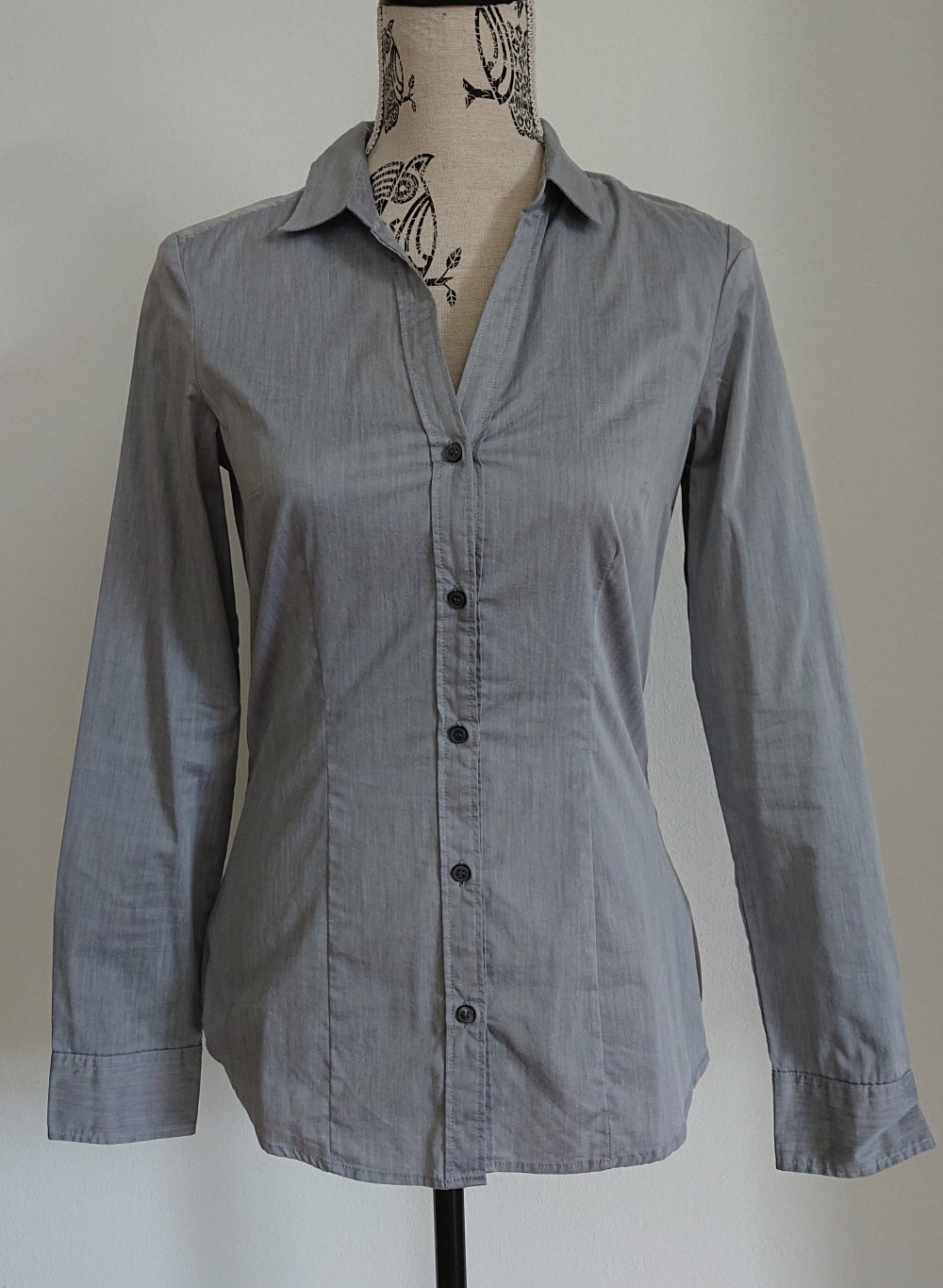 graue Bluse / Hemd