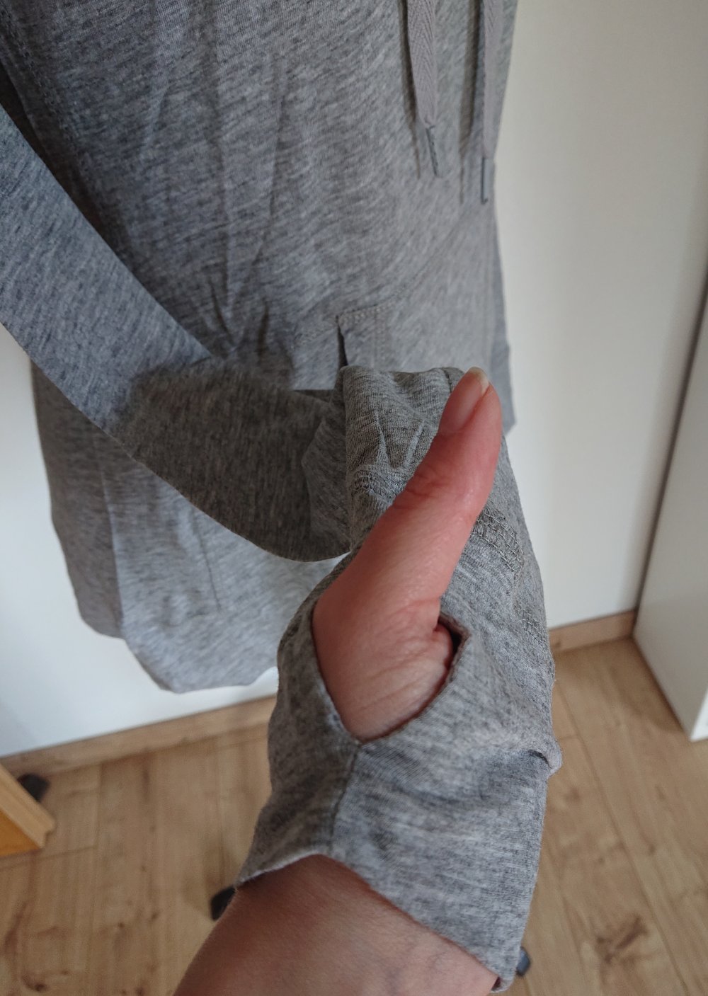 luftiges, graues Langarmshirt Sweater