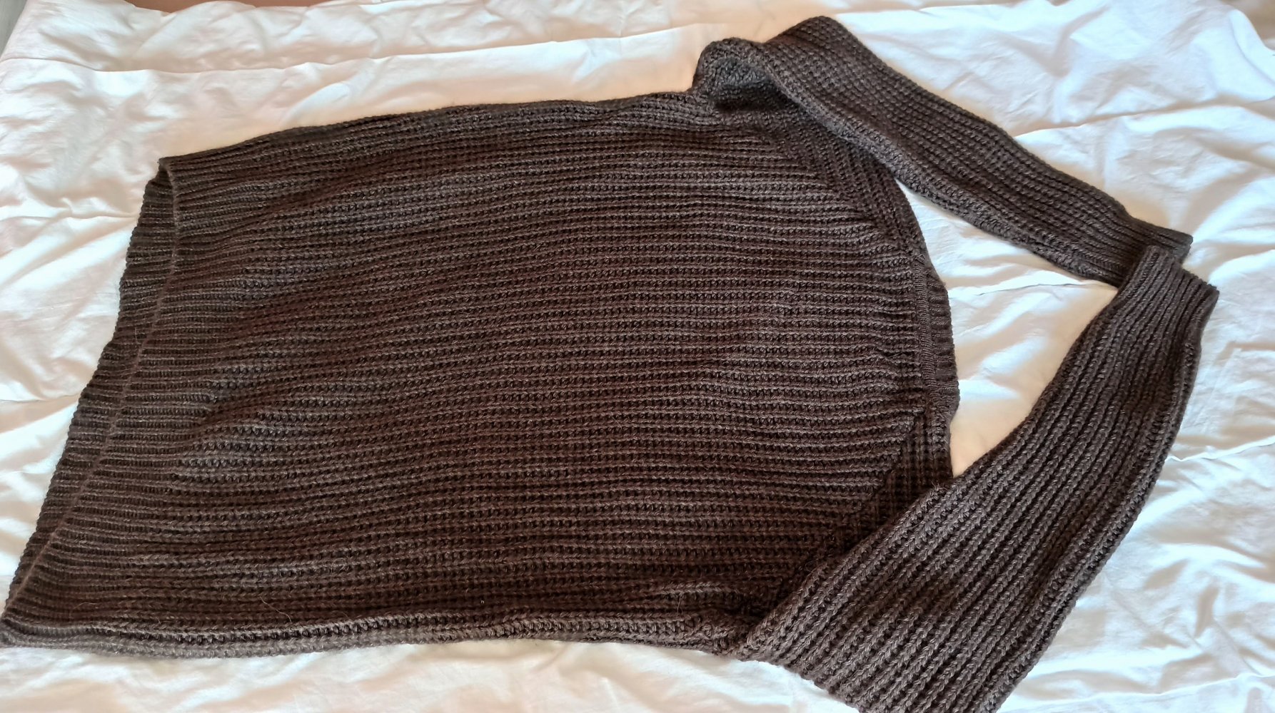 dunkelbrauner Strickpulli Neu
