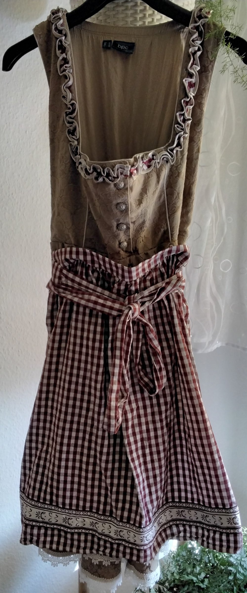 Dirndl neu Rosegoldfarbe Gr. 52 von bpc