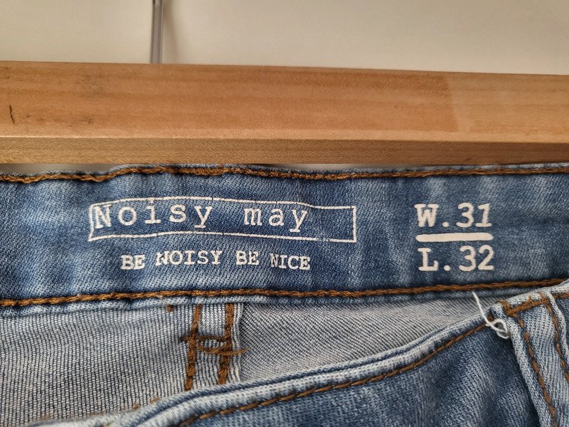 7/8 Röhrenjeans von Noisy may Gr. 31/ 32