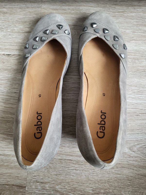 Neue Pumps mit Keilabsatz Gr. 38