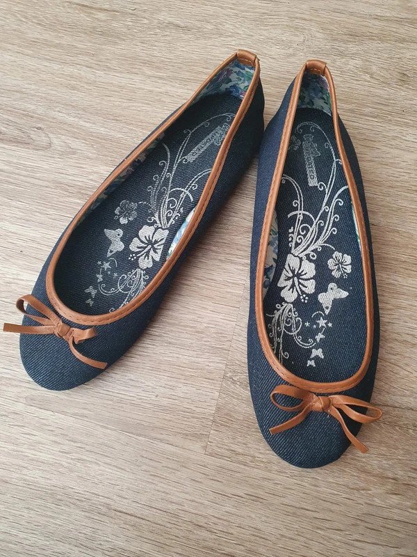Neuwertige Ballerinas in Jeansoptik Gr. 38