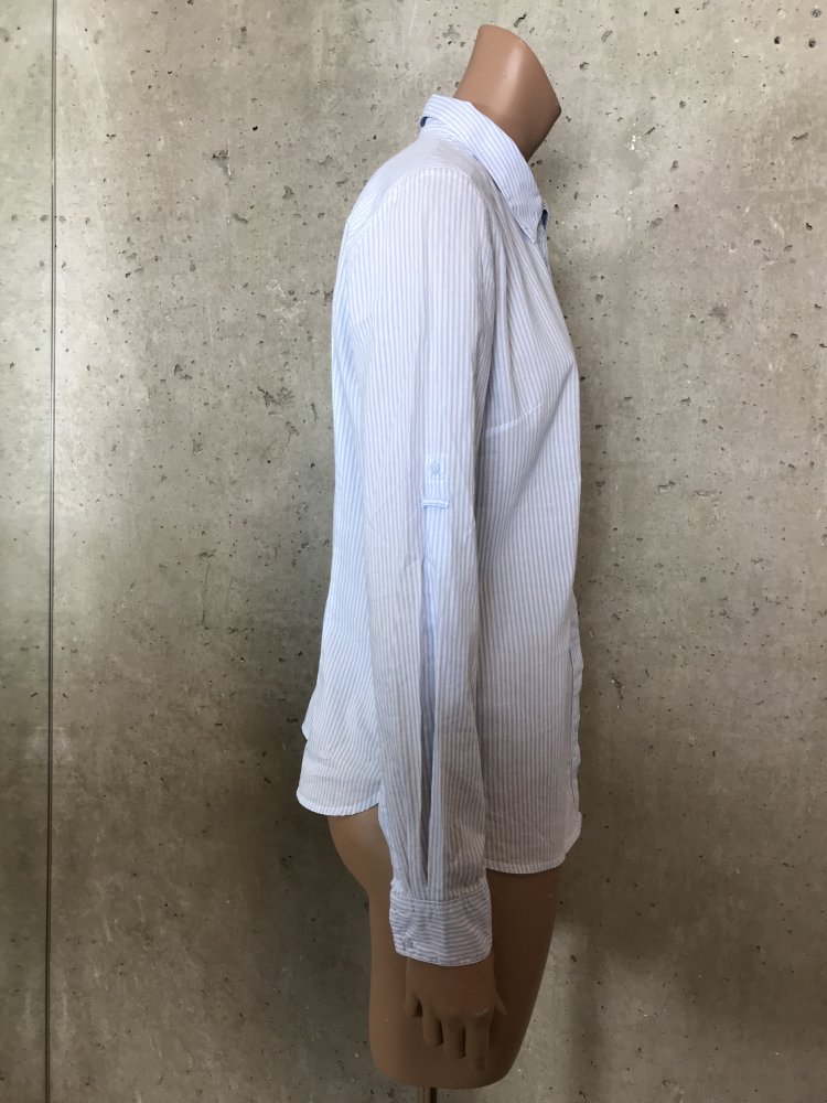 Damen Bluse Shirt aus reiner Baumwolle mit himmelblauen Streifen, klassischer Hemd Kragen, vorderer Knopfverschluss und lange Ärmel mit zwei Manschettenknopfen
