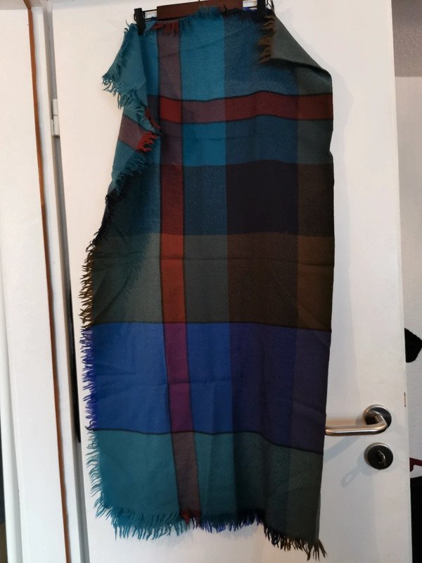Blau/grün/braun gemusterter Schal