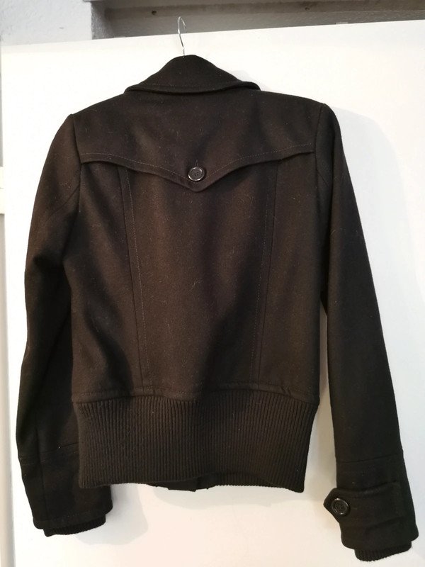 Schwarze Kurzjacke von Esprit edc