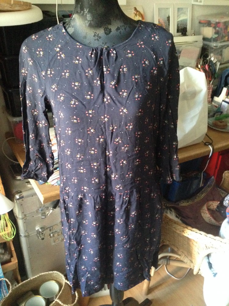 Gemustertes Kleid 