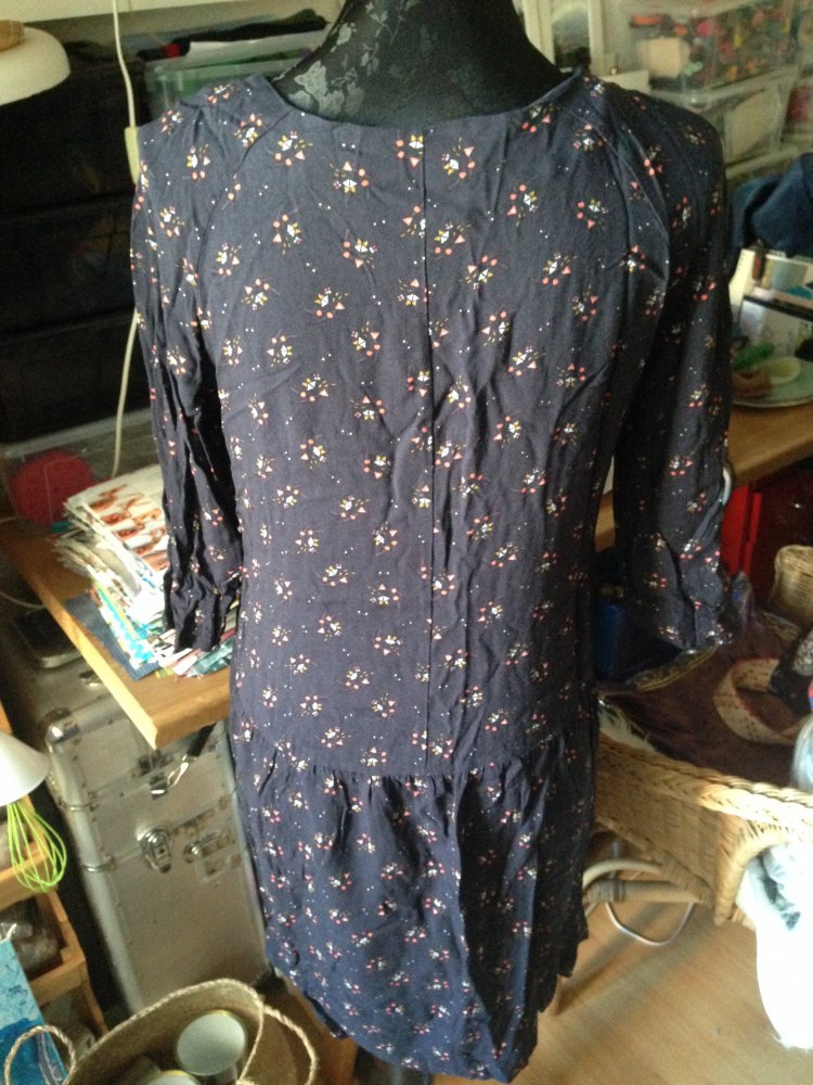 Gemustertes Kleid 