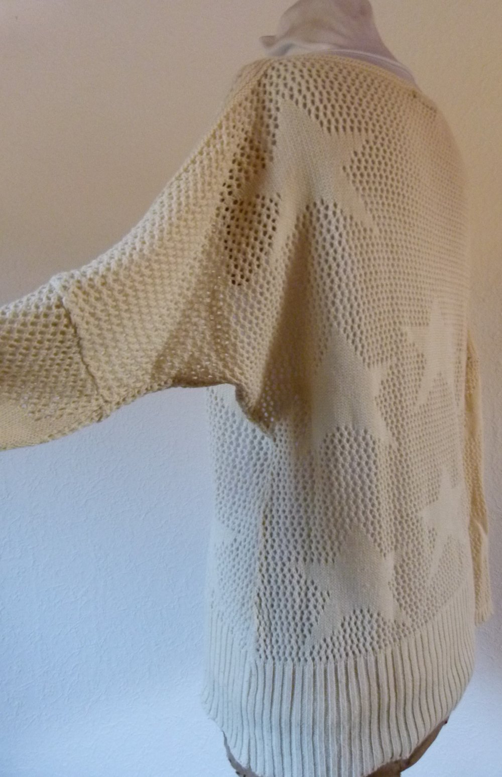 Strick Pulli Pullover mit Sternen Muster, creme weiß, Fledermaus Ärmel, Boho Mori Winter Herbst Knitwear Lagenlook Lochstrick Goa Oversized