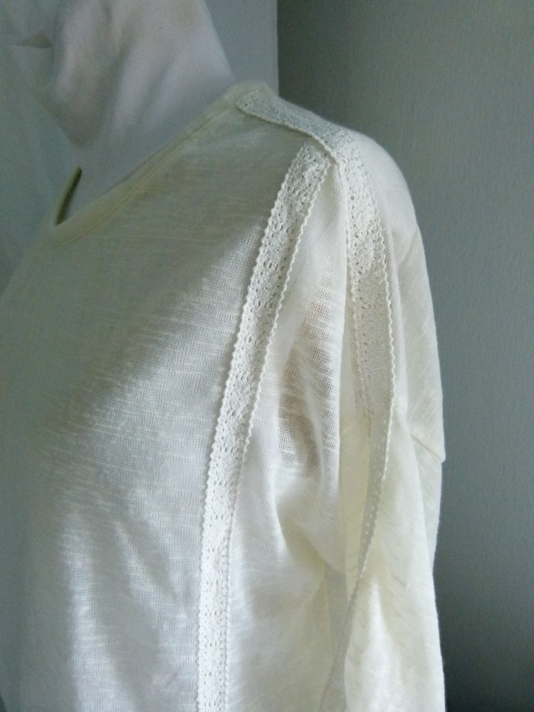 Dünner Feinstrickpulli Pullover mit Spitzenborten, creme weiß, Boho Mori Goa Romantik Lagenlook