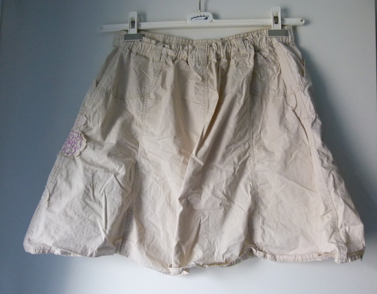 Kurzer Rock mit floraler Stickerei, beige rosa braun, Boho Goa Festival Sommer Mori Lagenlook