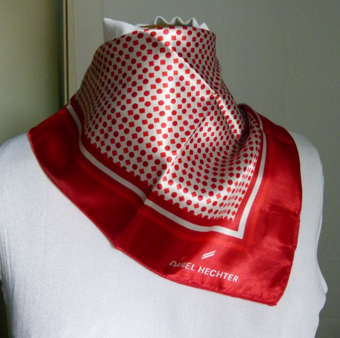 Halstuch, quadratisch, rot weiß mit geometrischen Muster, Retro Vintage