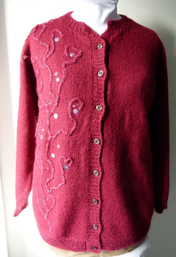 Strickjacke Cardigan, Handarbeit, weinrot bordeaux mit Rankenmuster, Unikat, Boho Mori Retro Vintage Lagenlook Cottagecore