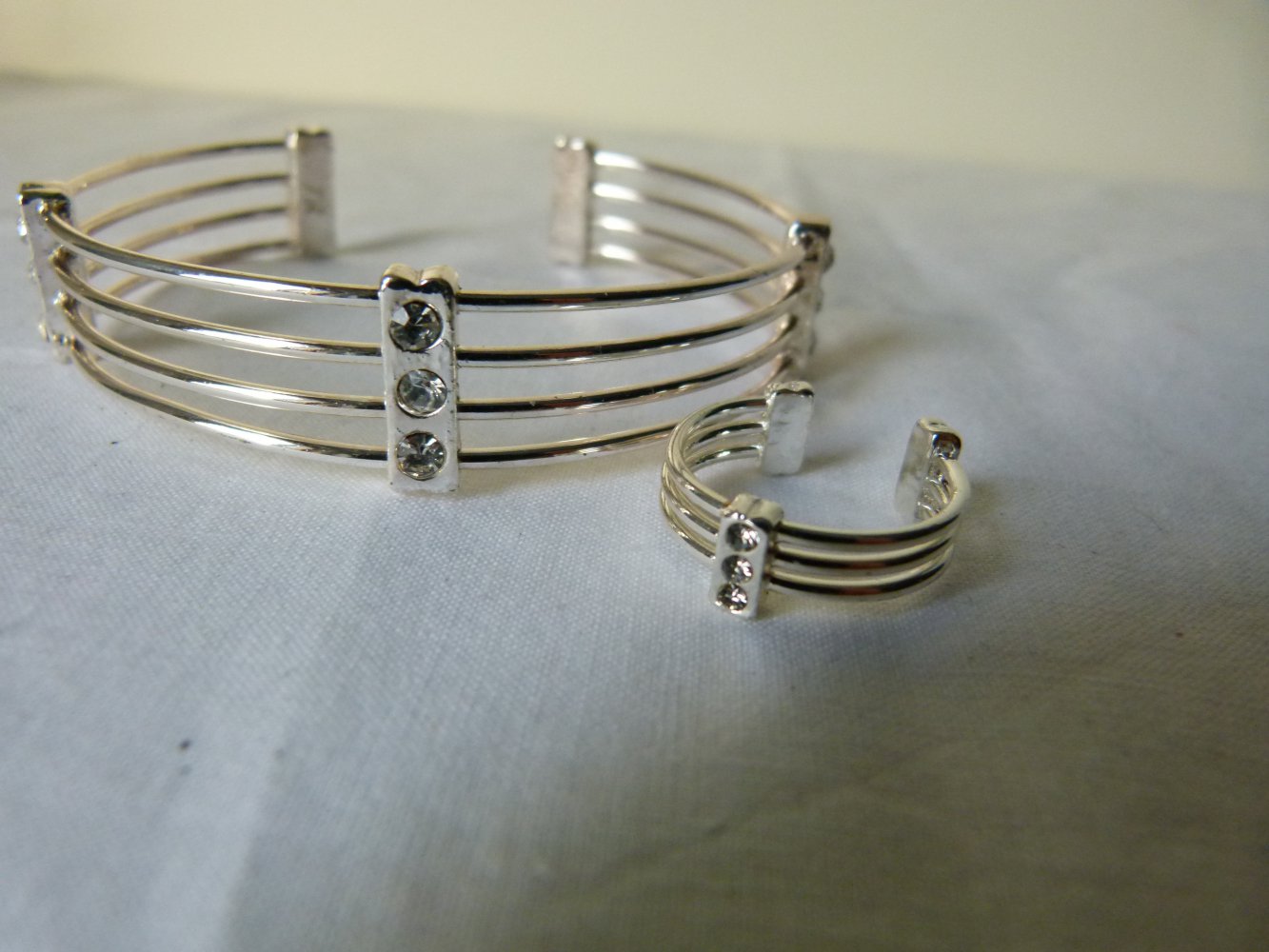 Boho Schmuckset, Kette mit Anhänger, Armreif und Ring, silberfarben mit Strass, Mori Gothic Goa Festival Retro Festlich
