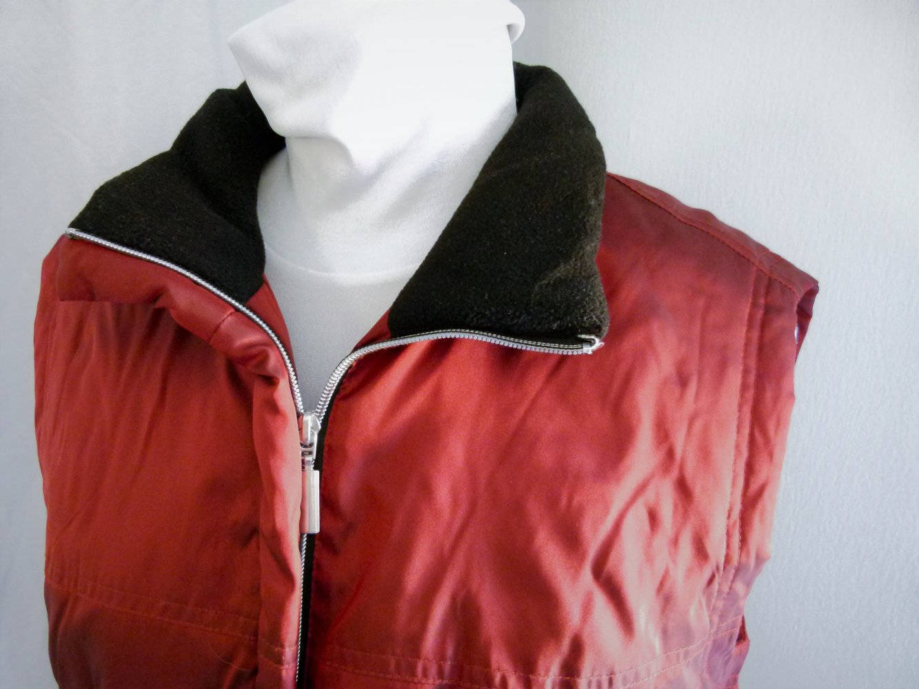 Steppweste Leichte Winter Weste, glänzend dunkelrot, Boho Mori Lagenlook
