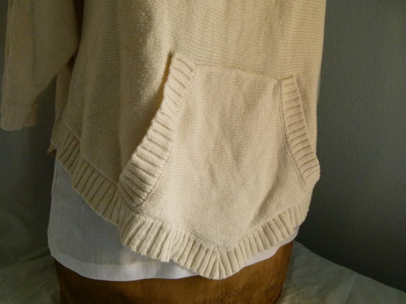 Strick Poncho Hoodie Kapuzenpulli, cremeweiß nude, Boho Festival Goa Hippie Ethno Mori Knitwear Lagenlook