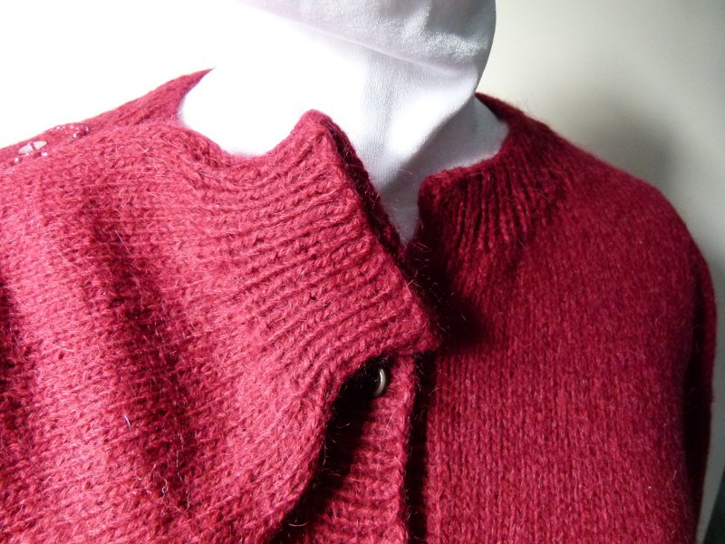 Strickjacke Cardigan, Handarbeit, weinrot bordeaux mit Rankenmuster, Unikat, Boho Mori Retro Vintage Lagenlook Cottagecore