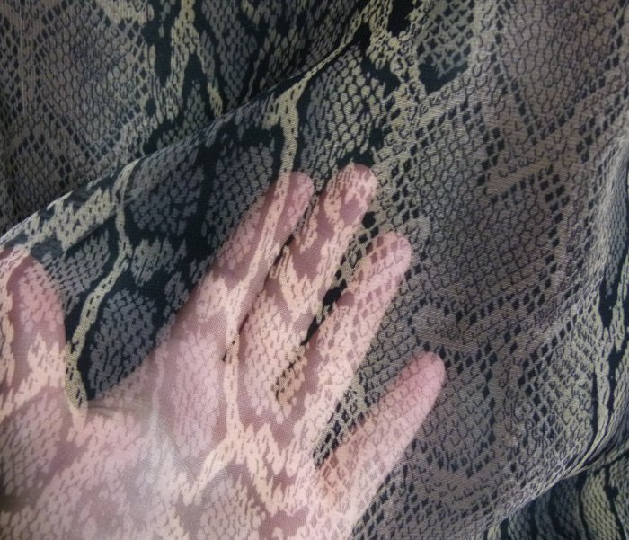 Chiffon Tunika Long Top mit Schlangenmuster, braun khaki schwarz gemustert, Mori Boho Goa Festival Sommer Animalprint
