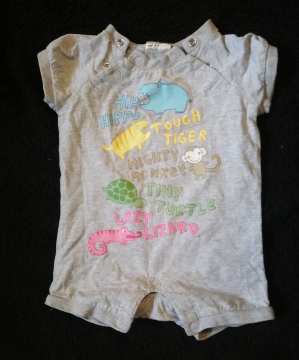 Einteiler Spieler grau H&M 56 Tiere