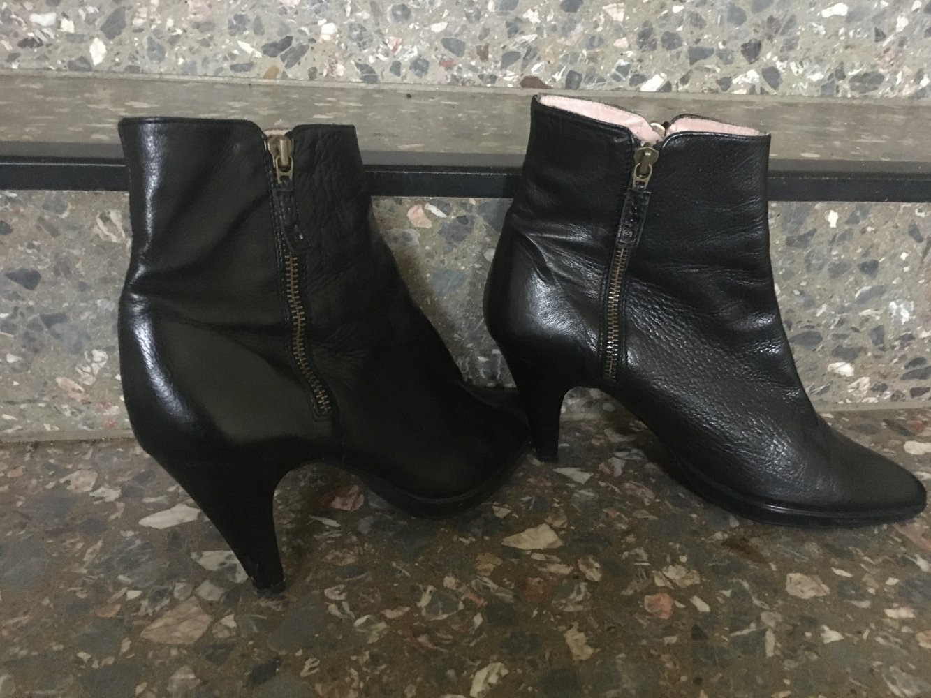 Lederstiefeletten mit Reißverschluss von Unisa