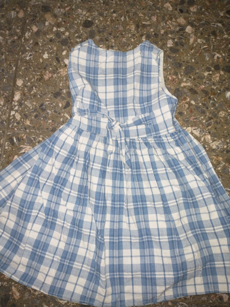 Sehr schöne Sommerkleid mit Karomuster