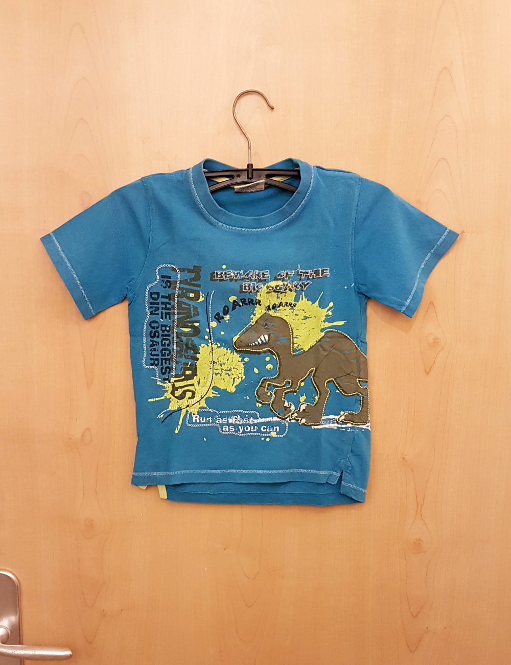 3 Shirts und 2 Tops mit kleinen Flecken Paket - 110/116 - Kindergarten