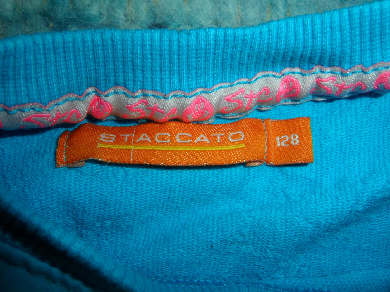 Staccato schönes Sweatshirt Pulli 128