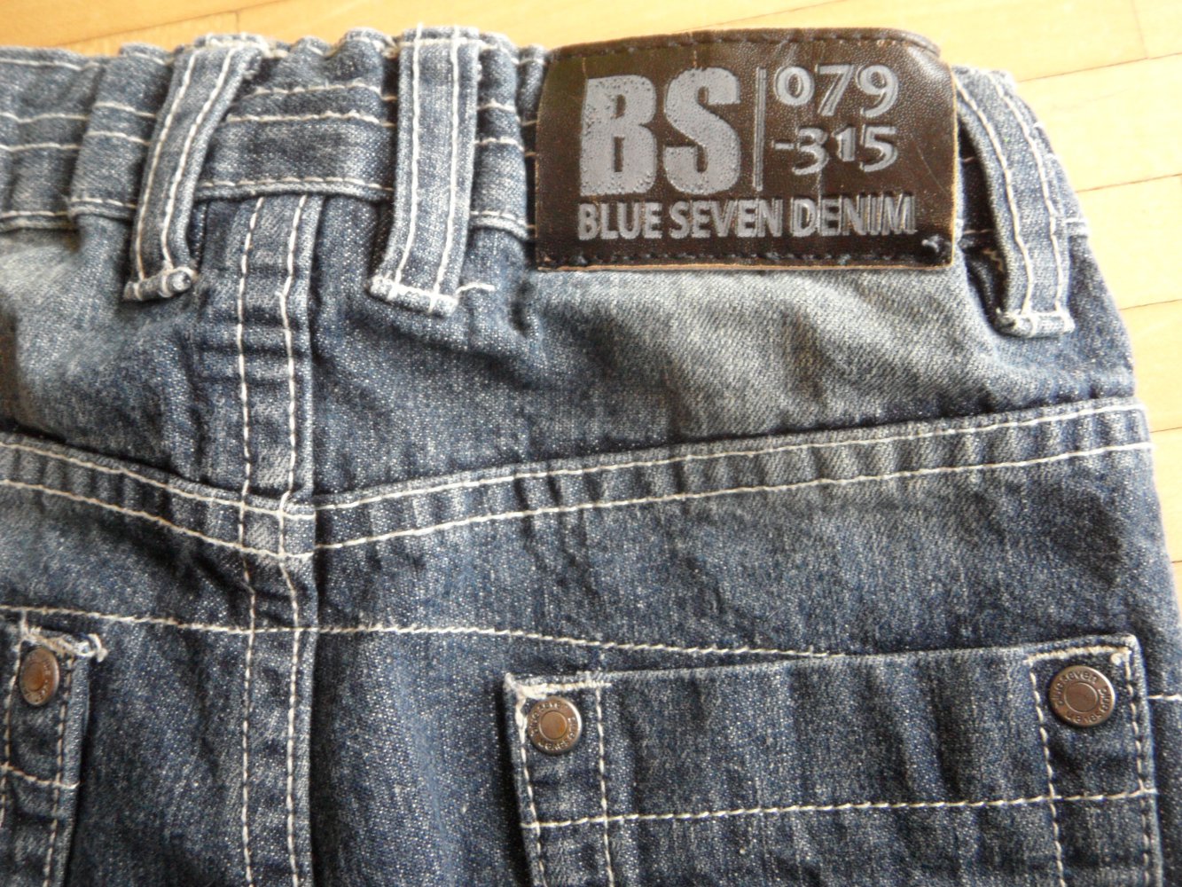 blue seven Bermudas 92