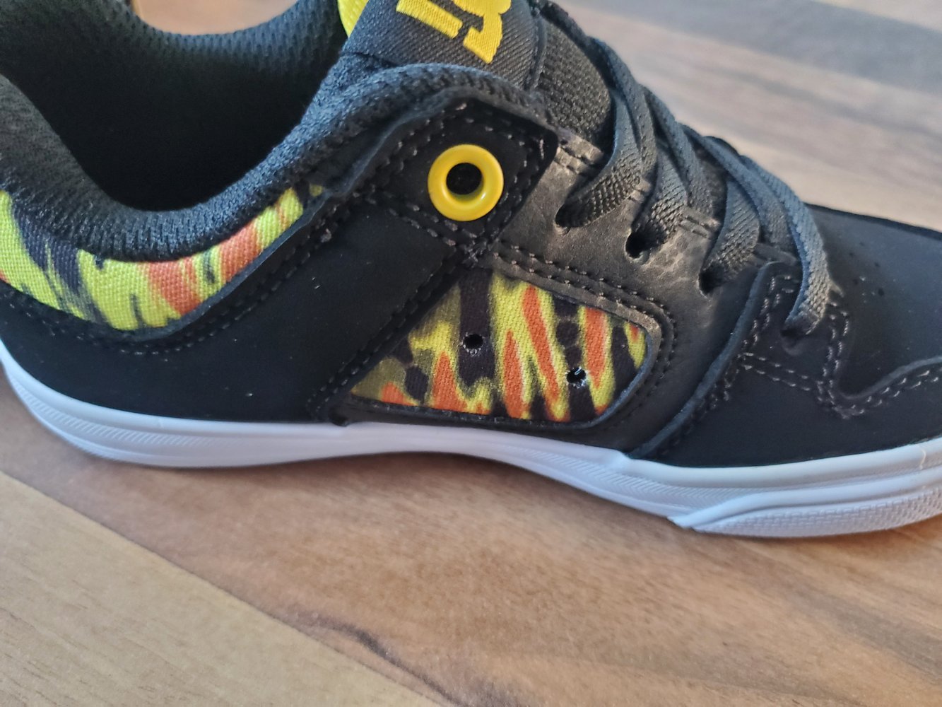  DC Shoes Kinder Skaterschuhe Gr. 28 *OVP*
