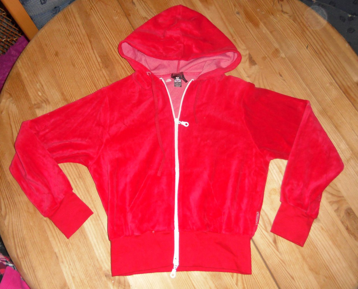 Trigema- superschöne Nikki-samtjacke Gr.XS/164